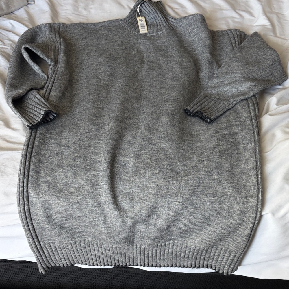 NWT Cozy Gray Knit Sweater could be worn‎ as a dress